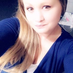 Meet your Posher, Carrie